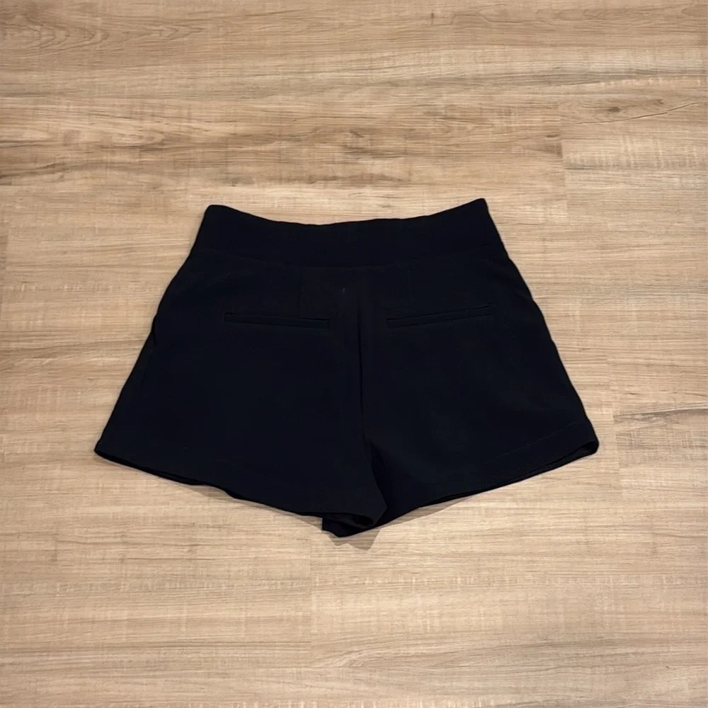 A.L.C. Garcia Pleated Shorts - Picture 6 of 9